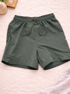 Gaiam Men’s Athletic Shorts Green Size Large Lined Drawstring Active